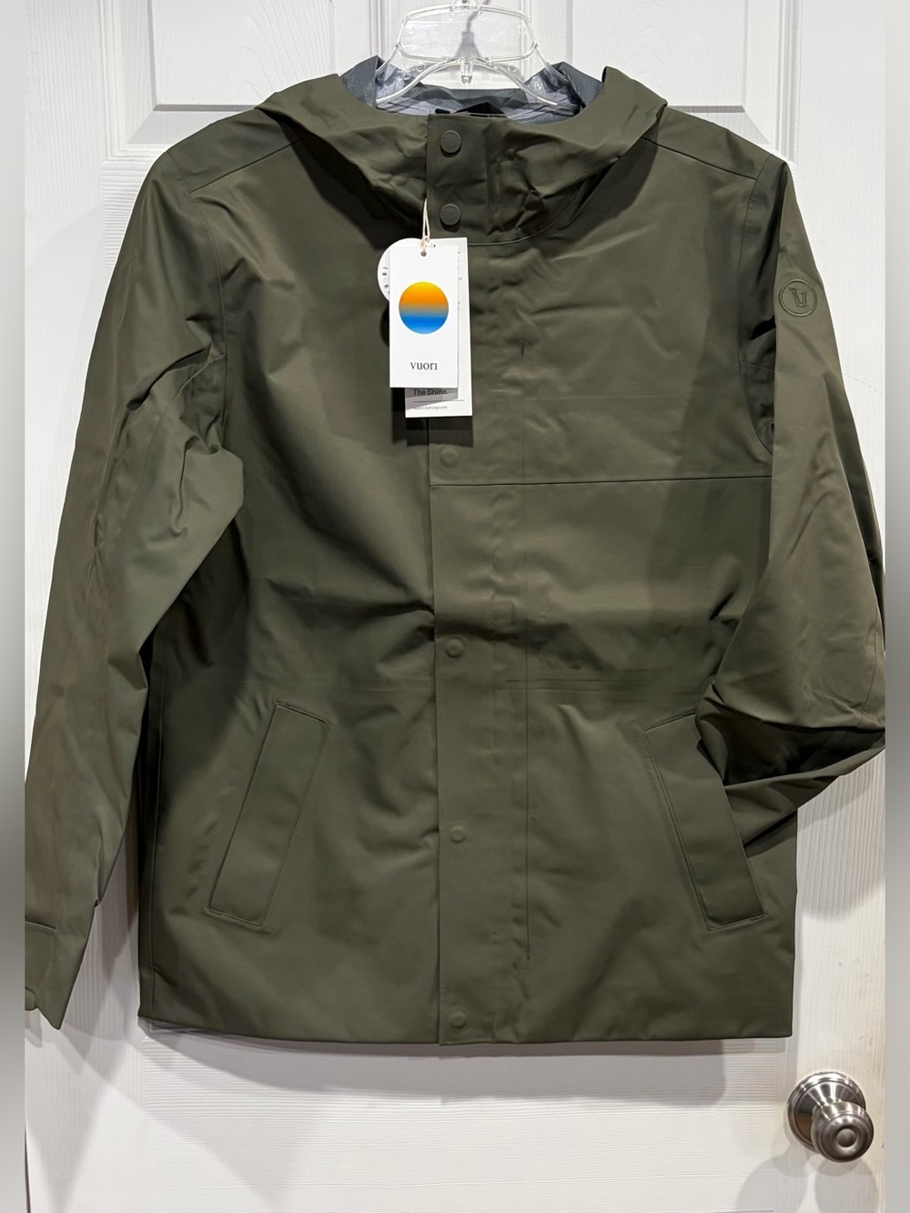 Vuori Men's Medium Tuuli Rain Jacket Green Dark Metal NWT Waterproof Hood Pocket